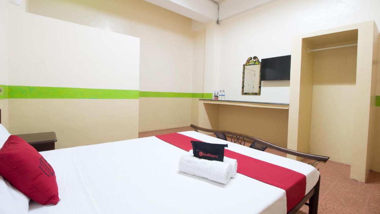 RedDoorz Praferosa Resort Hotel Calamba Exterior foto