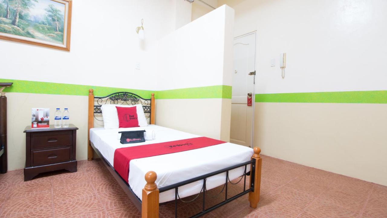 RedDoorz Praferosa Resort Hotel Calamba Exterior foto